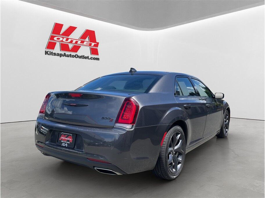 2023 Chrysler 300 300S V6 Sedan 4D