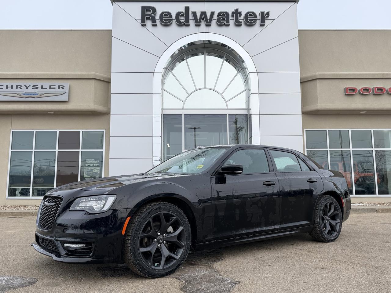 2023 Chrysler 300 S | Leather | Heated & Vented Seats | Pano Roof | SafetyTec Plus Group