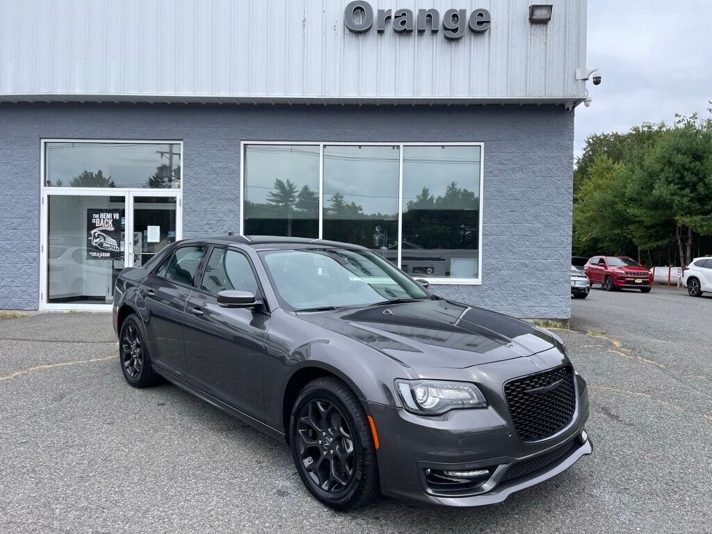 2023 Chrysler 300 TOURING L AWD Orange MA