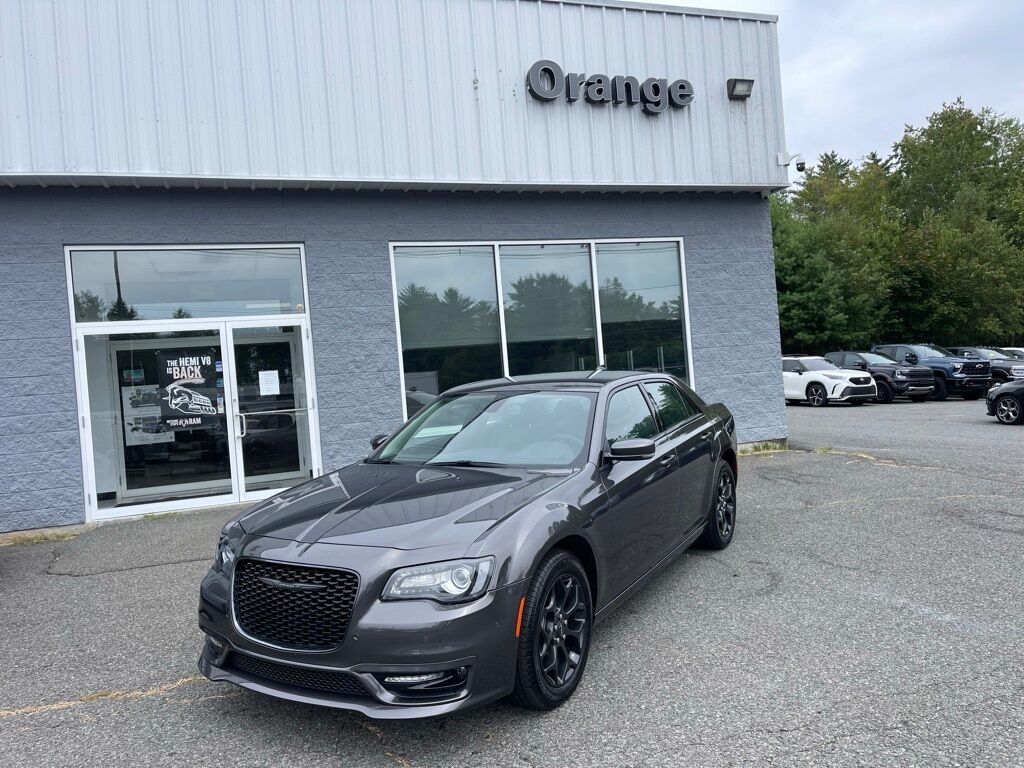 2023 Chrysler 300 TOURING L AWD Orange MA