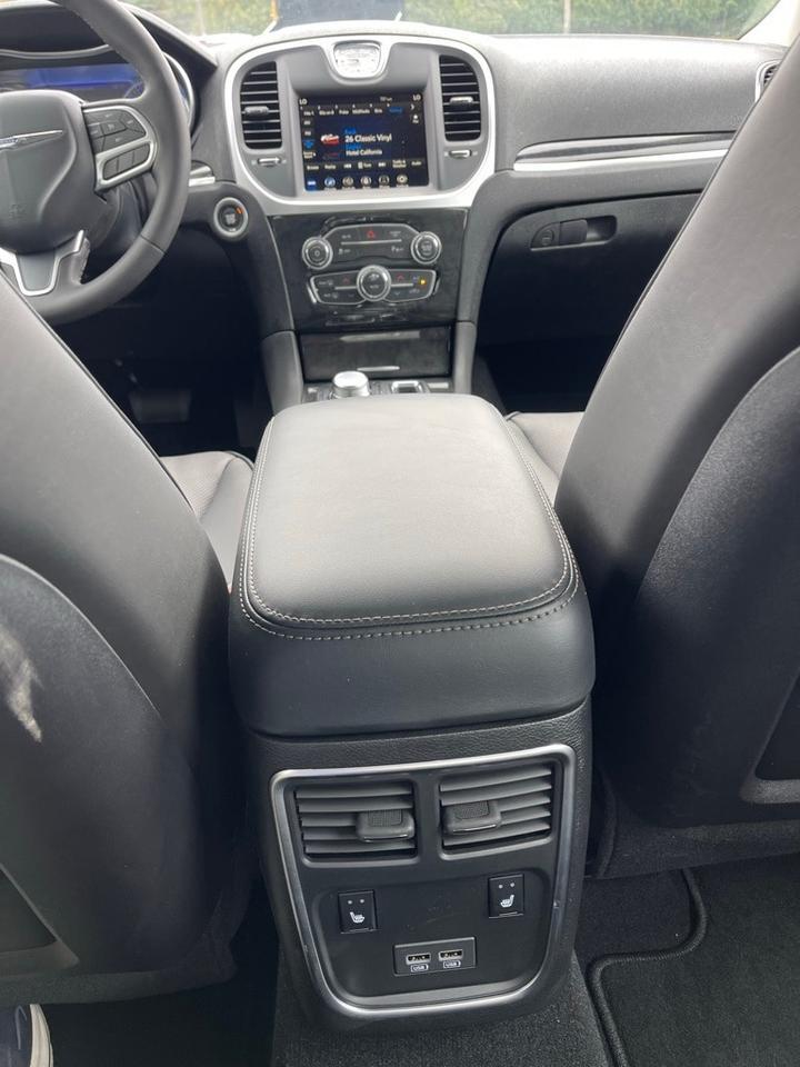 2023 Chrysler 300 TOURING L AWD Orange MA