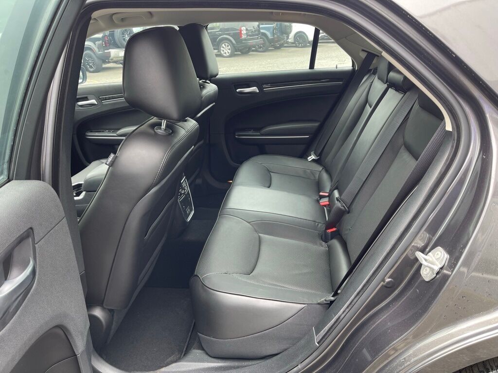 2023 Chrysler 300 TOURING L AWD Orange MA