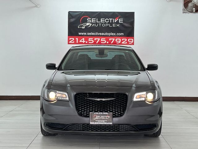 2023 Chrysler 300 Touring