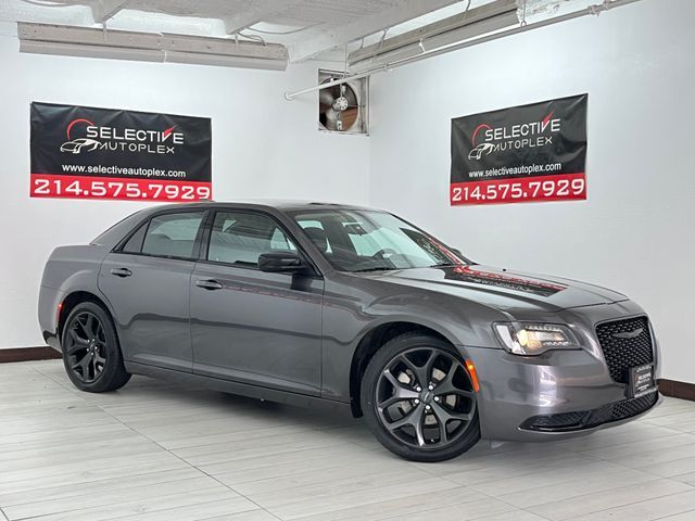 2023 Chrysler 300 Touring