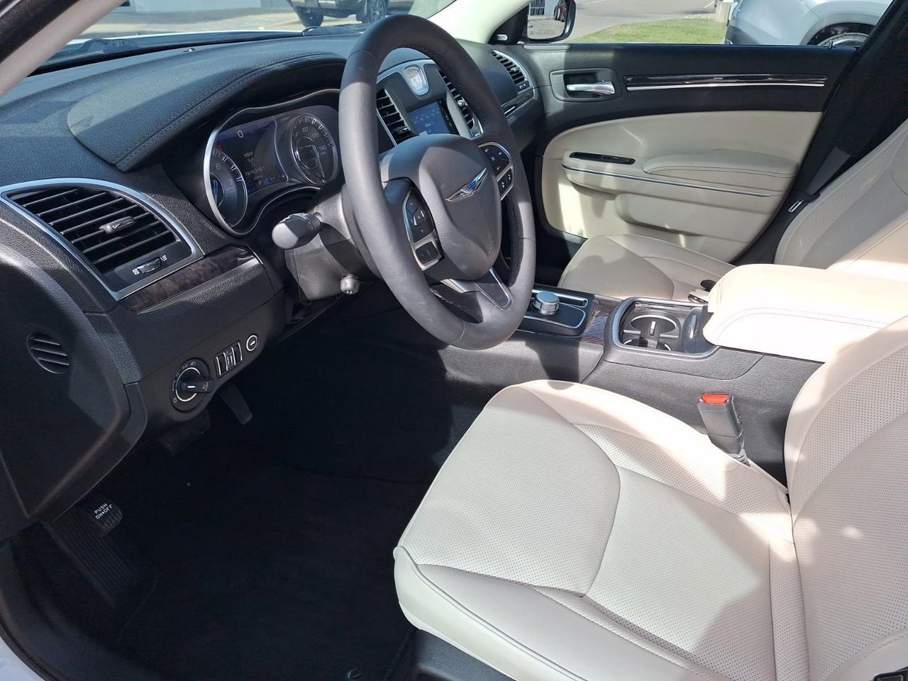 2023 Chrysler 300 Touring L Hurst TX