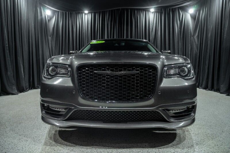 2023 Chrysler 300 Touring L Sedan