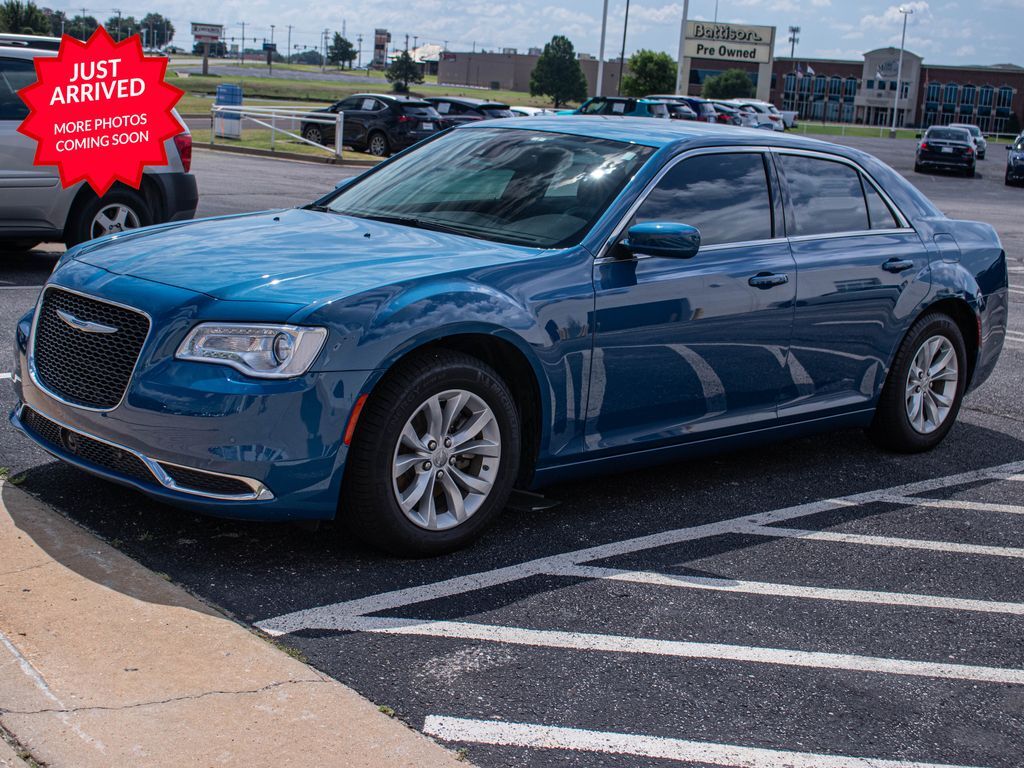 2023 Chrysler 300 Touring