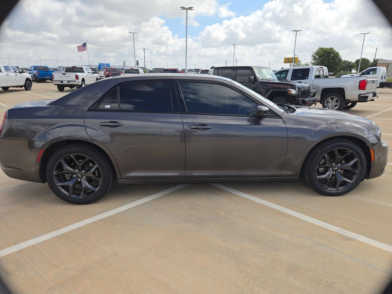 2023 Chrysler 300 Touring
