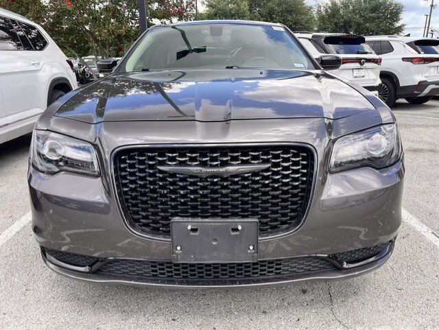 2023 Chrysler 300 Touring