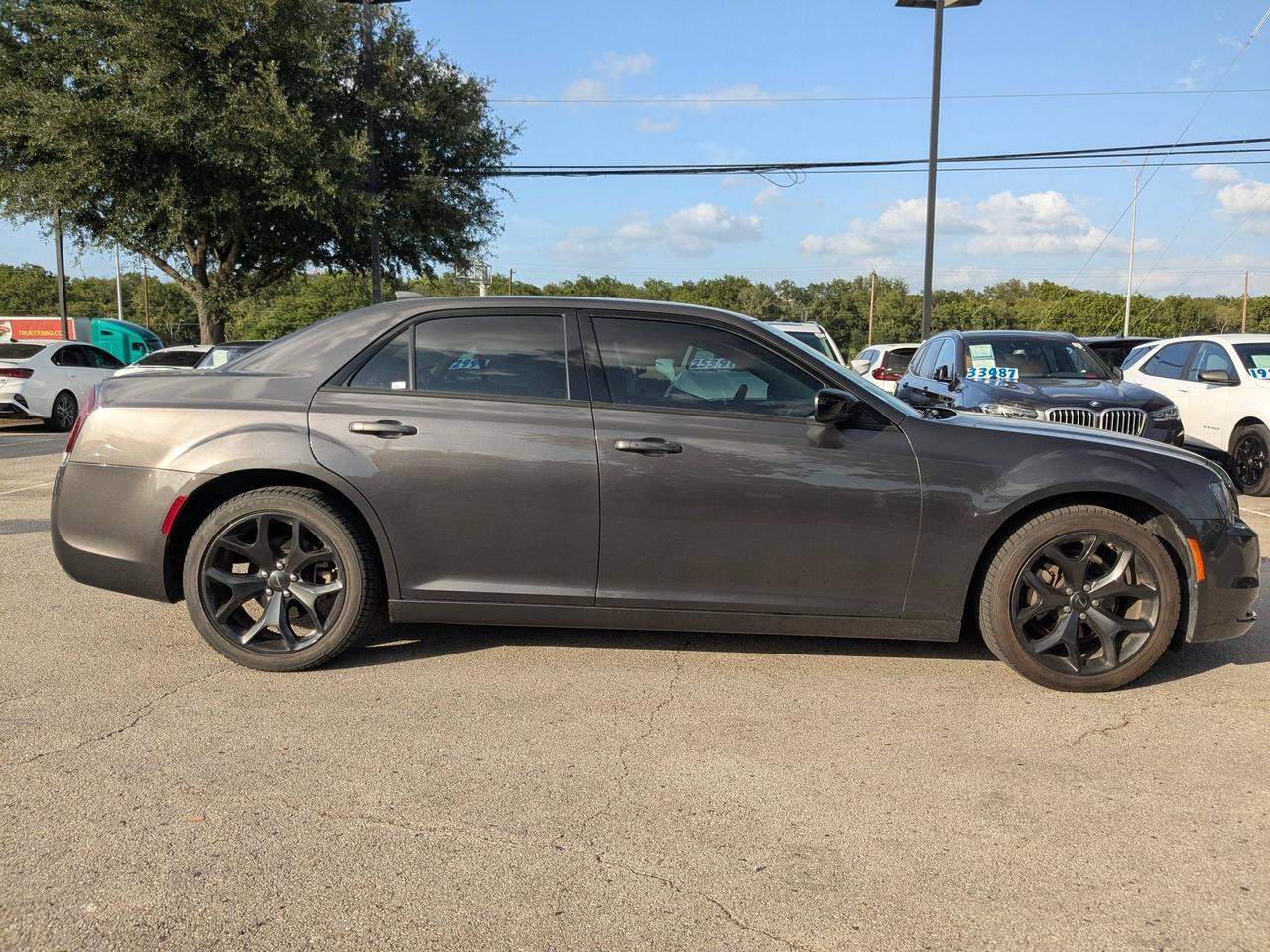 2023 Chrysler 300 Touring
