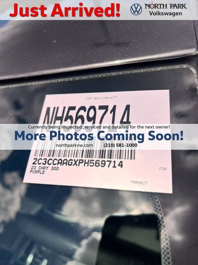 2023 Chrysler 300 Touring