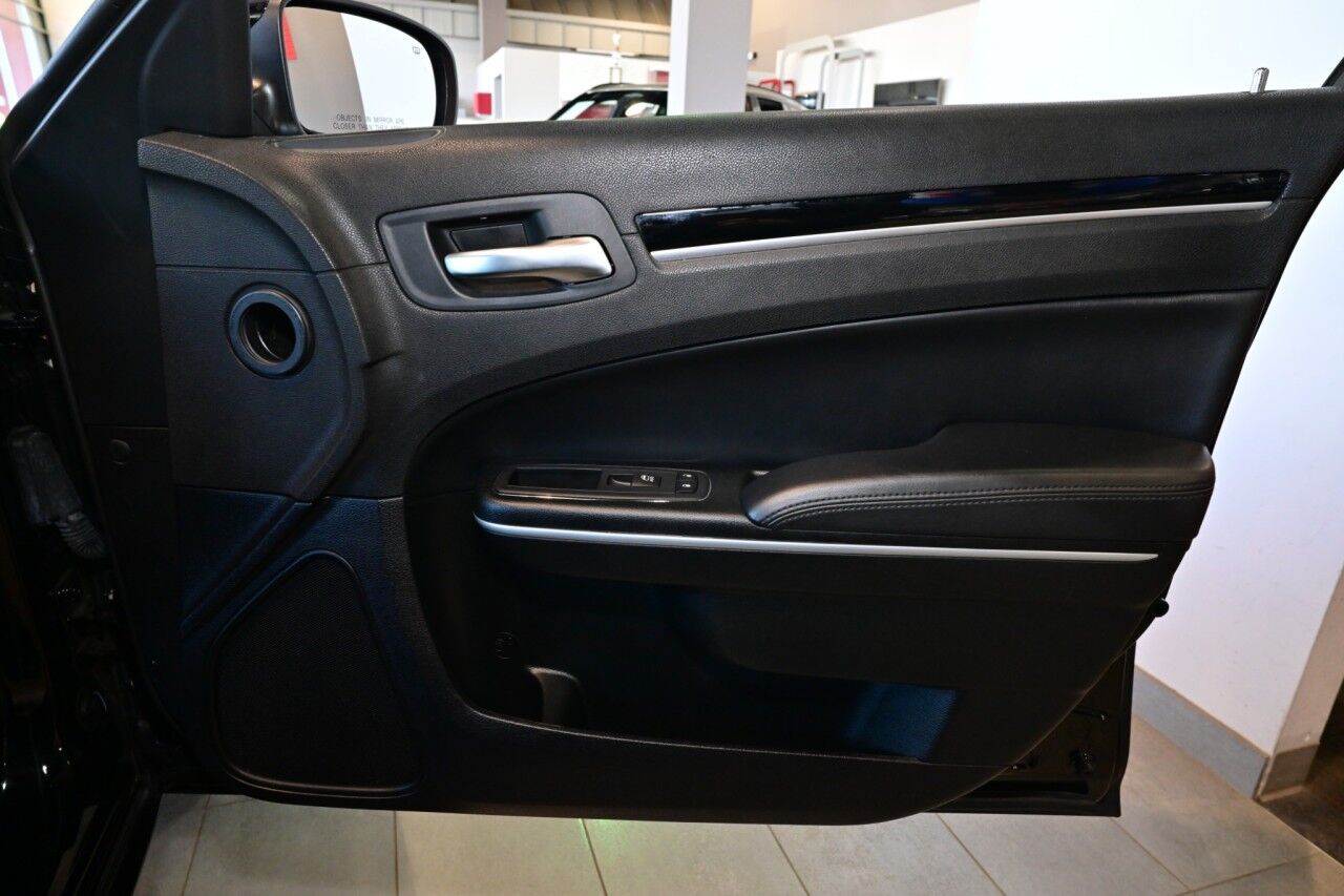 2023 Chrysler 300 Touring Springfield NJ