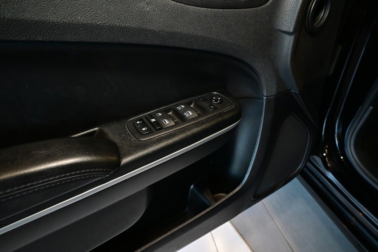 2023 Chrysler 300 Touring Springfield NJ