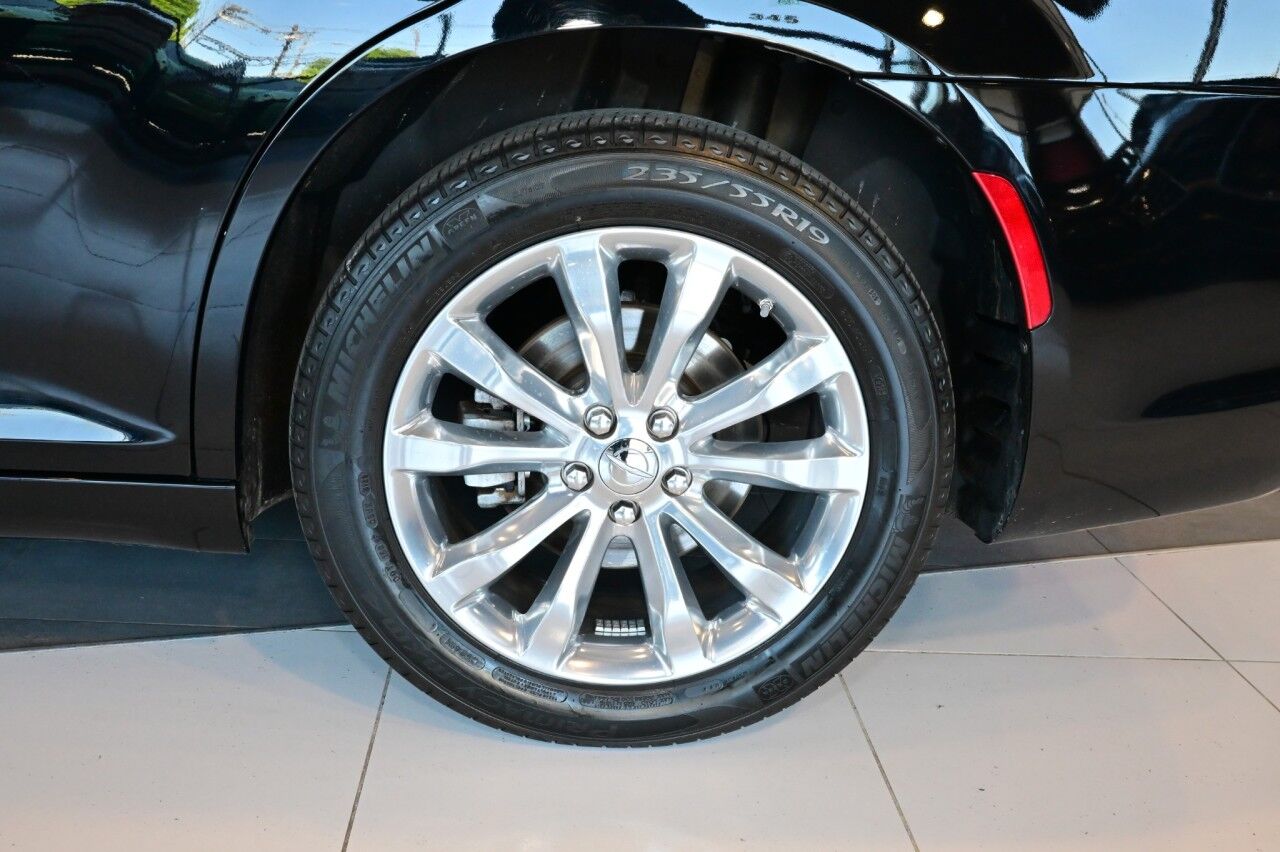 2023 Chrysler 300 Touring Springfield NJ