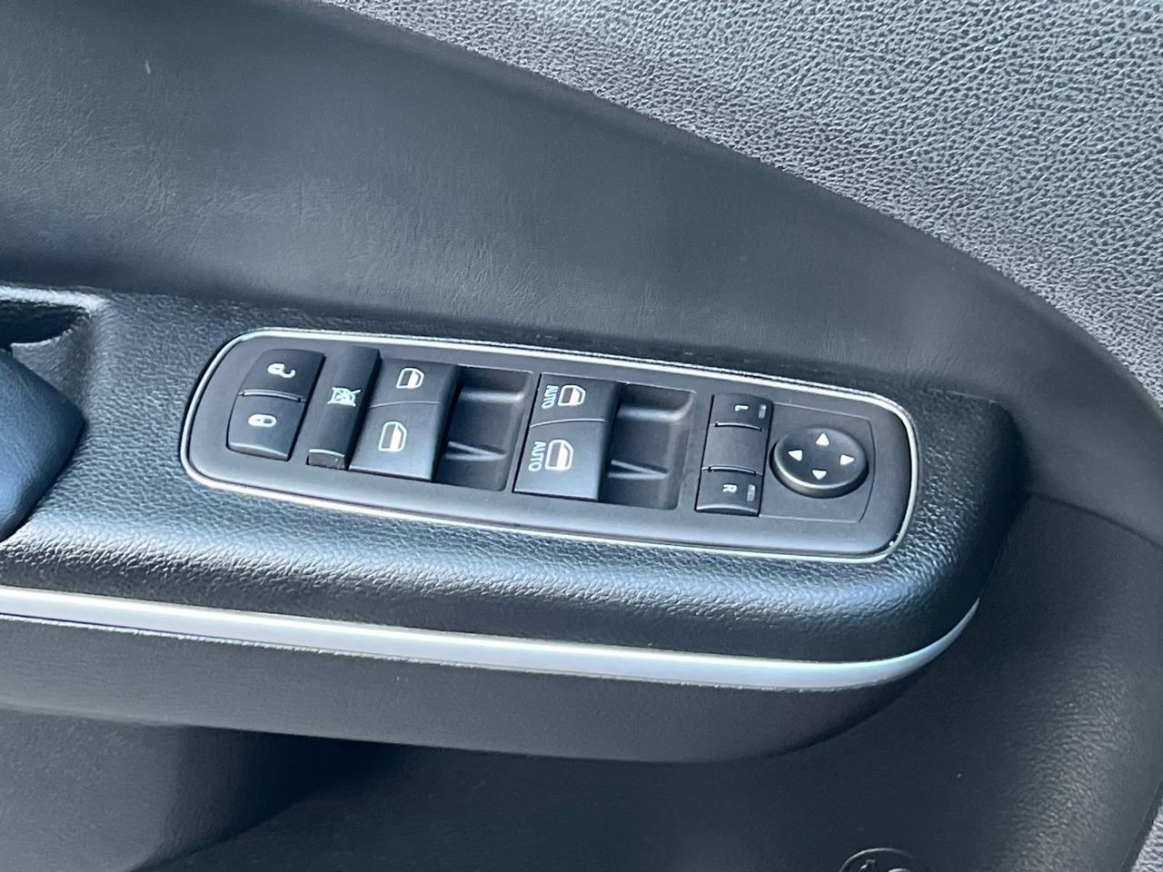 2023 Chrysler 300 Touring Hagerstown MD