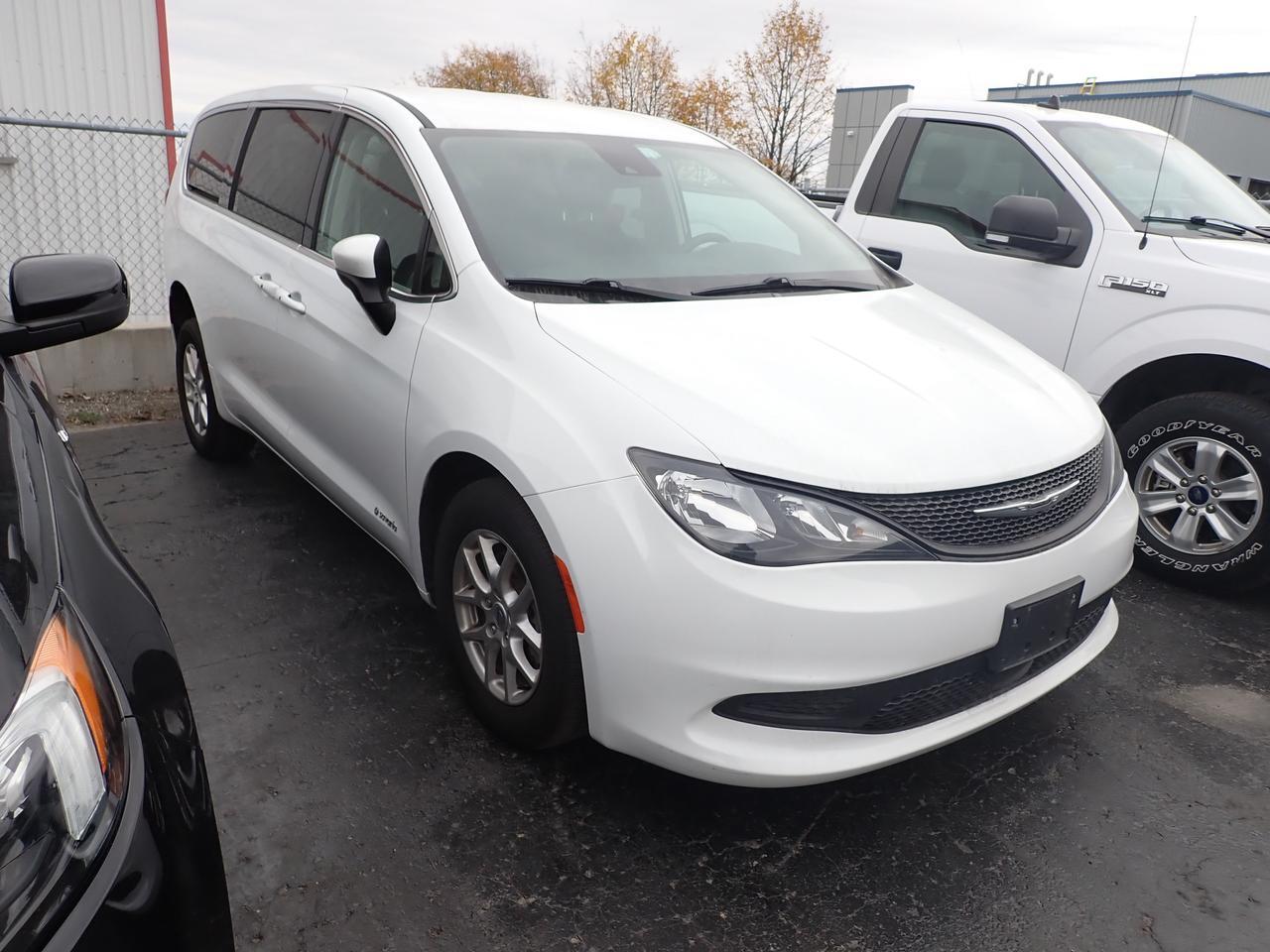 2023 Chrysler Grand Caravan SXT 2WD SAVARIA MOBIITY WHEELCHAIR VAN