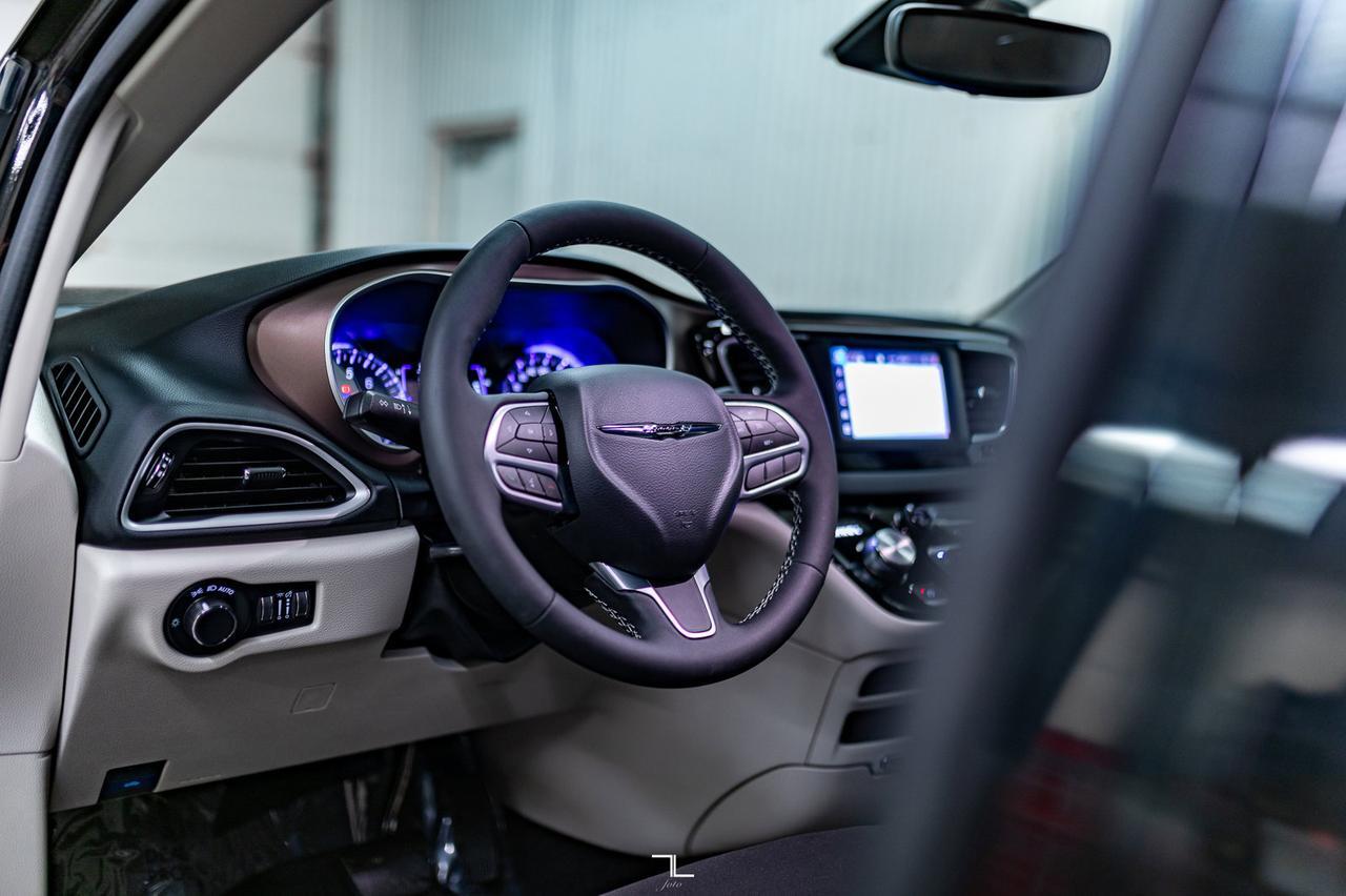 2023 Chrysler Grand Caravan SXT BCam Captains Chairs Red Deer AB