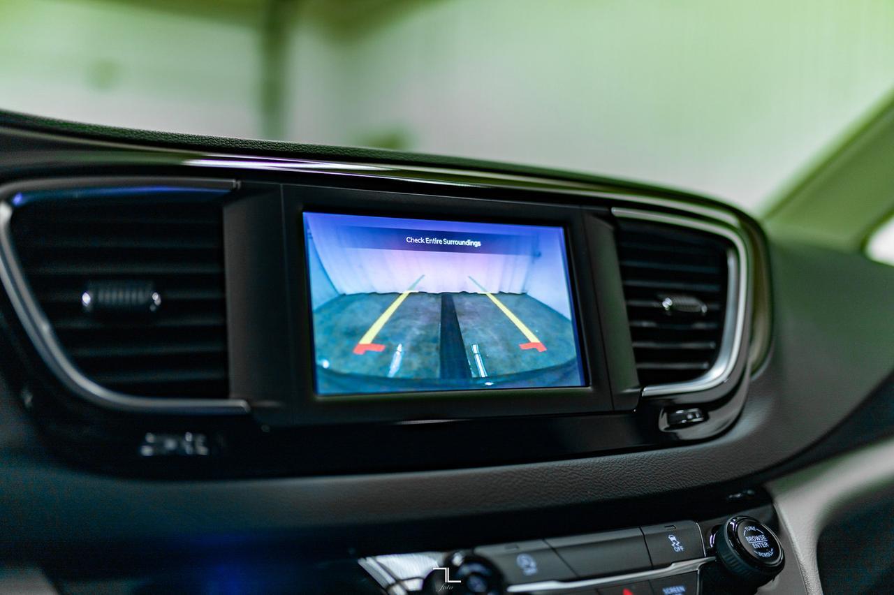 2023 Chrysler Grand Caravan SXT BCam Captains Chairs Red Deer AB