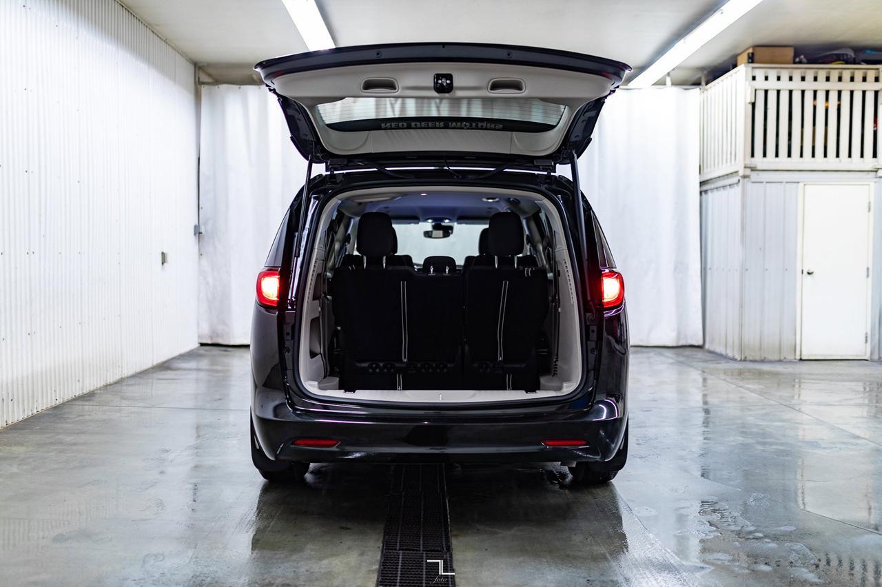 2023 Chrysler Grand Caravan SXT BCam Captains Chairs Red Deer AB