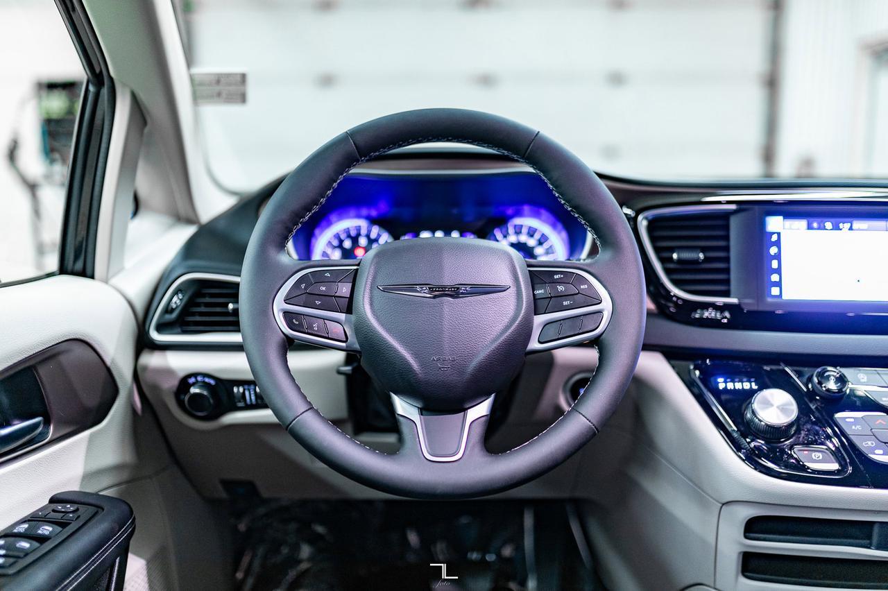 2023 Chrysler Grand Caravan SXT BCam Captains Chairs Red Deer AB