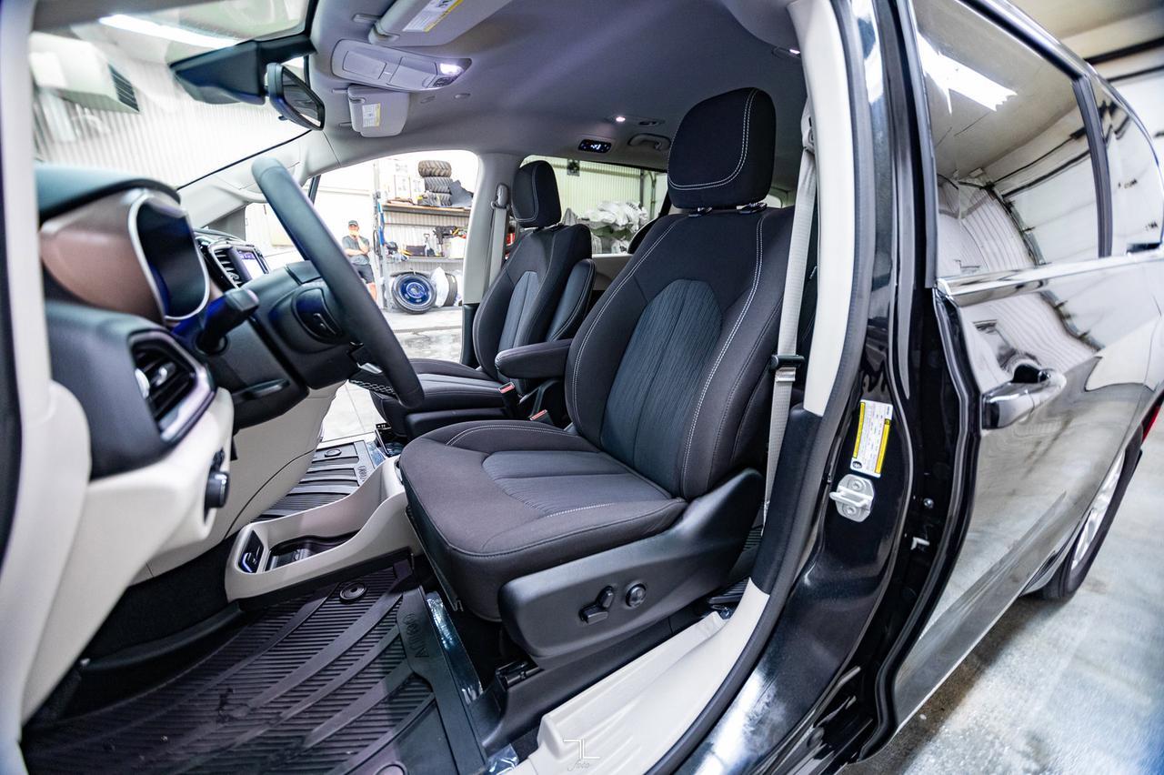 2023 Chrysler Grand Caravan SXT BCam Captains Chairs Red Deer AB