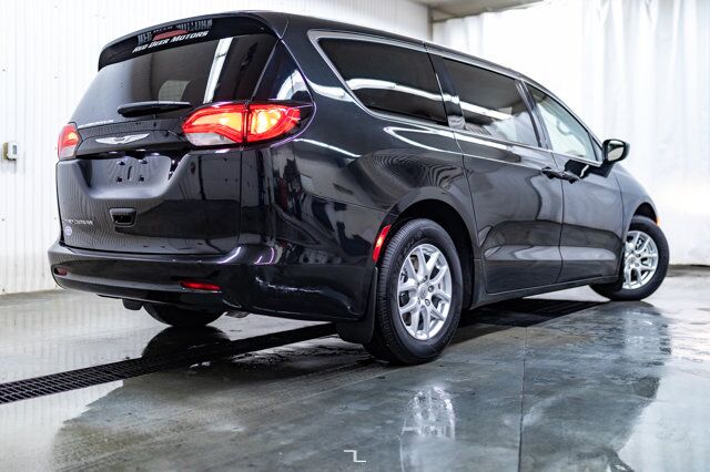 2023 Chrysler Grand Caravan SXT BCam Captains Chairs Red Deer AB