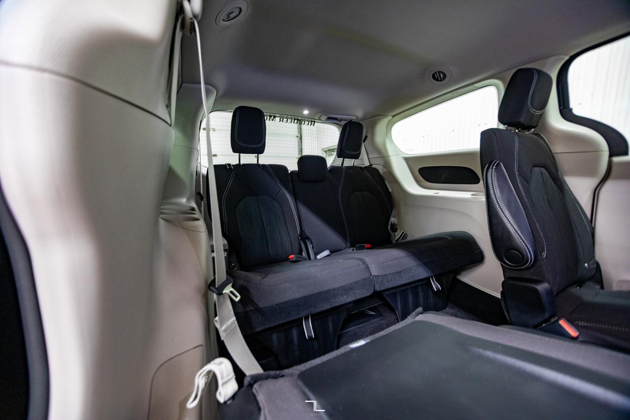 2023 Chrysler Grand Caravan SXT BCam Red Deer AB