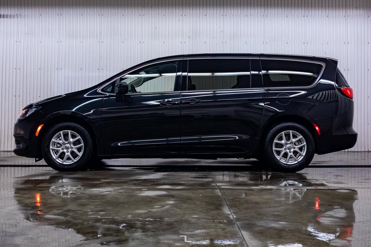 2023 Chrysler Grand Caravan SXT BCam Red Deer AB