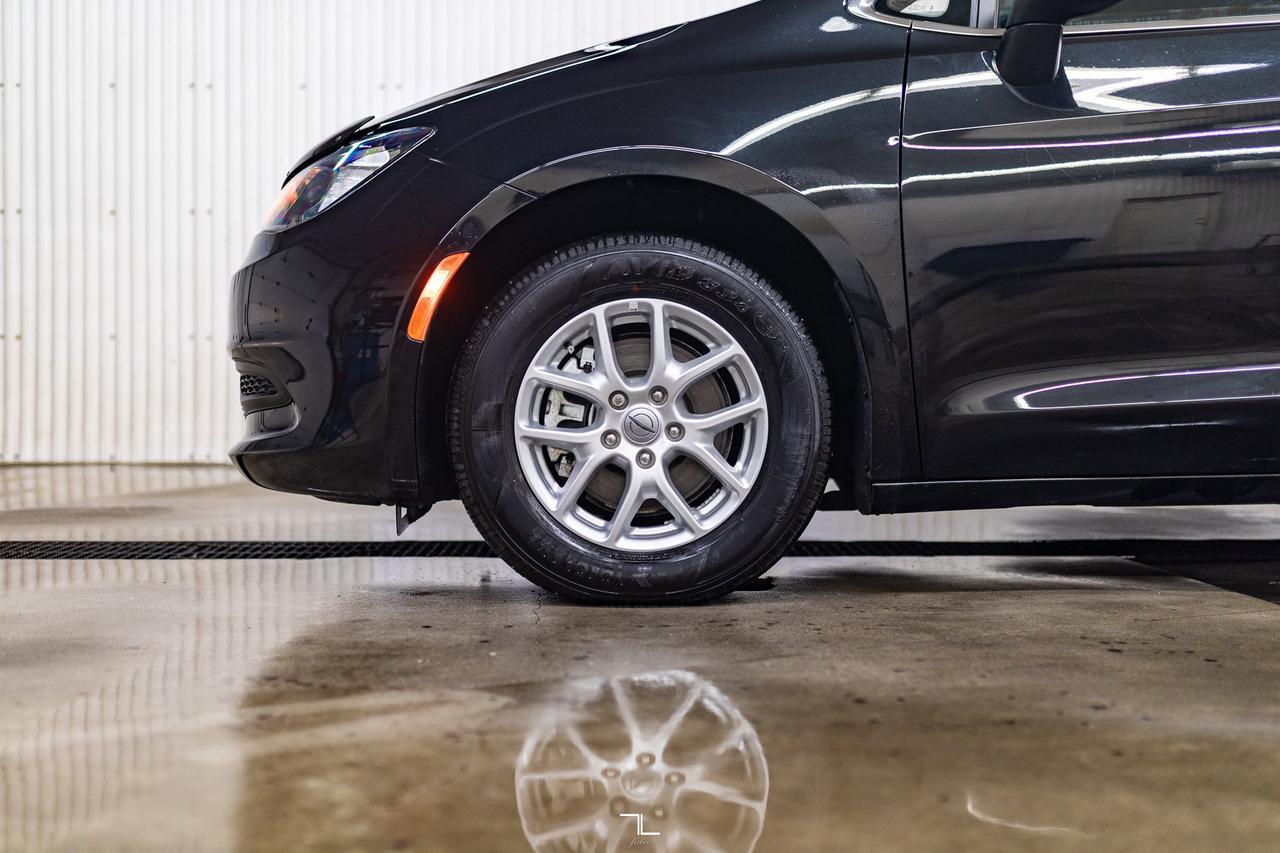 2023 Chrysler Grand Caravan SXT BCam Red Deer AB