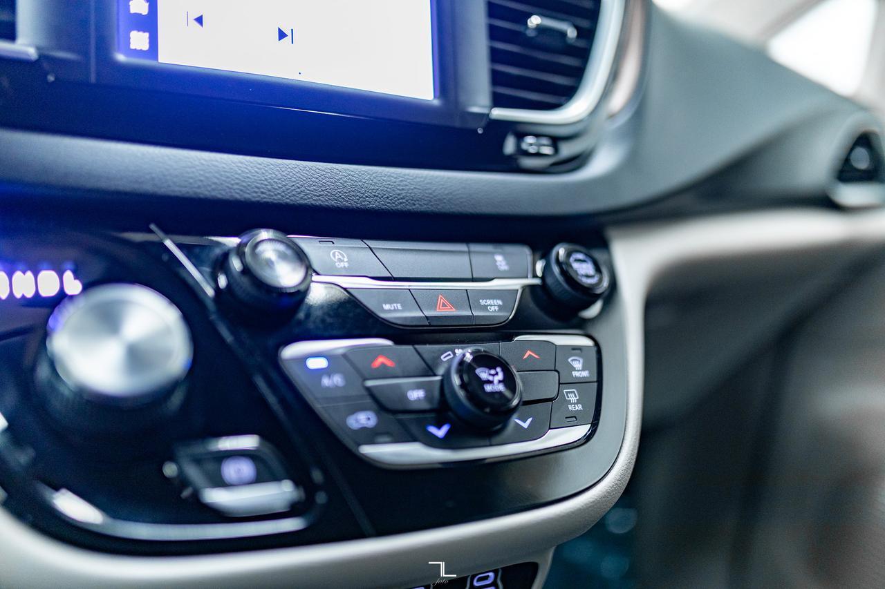 2023 Chrysler Grand Caravan SXT BCam Red Deer AB