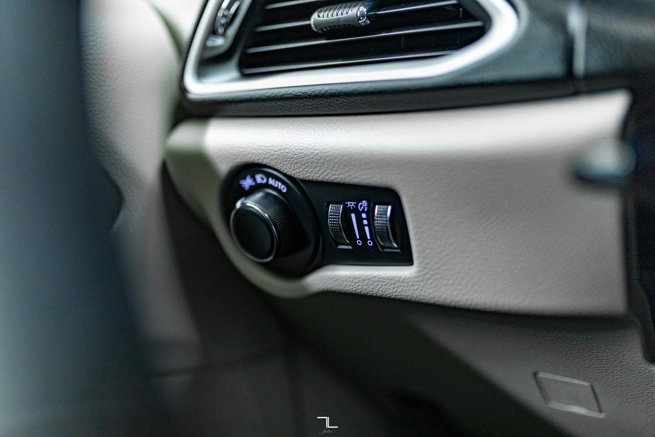 2023 Chrysler Grand Caravan SXT BCam Red Deer AB