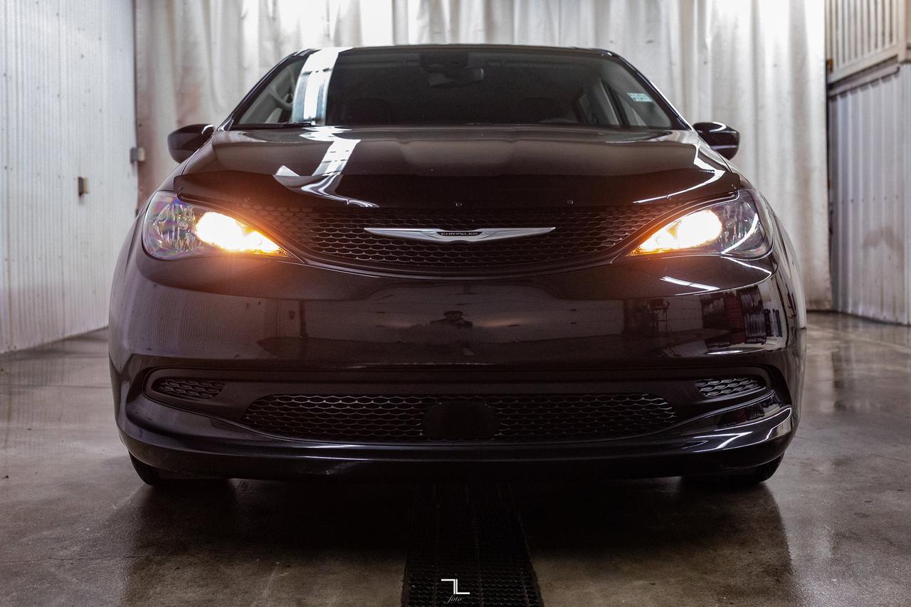 2023 Chrysler Grand Caravan SXT BCam Red Deer AB