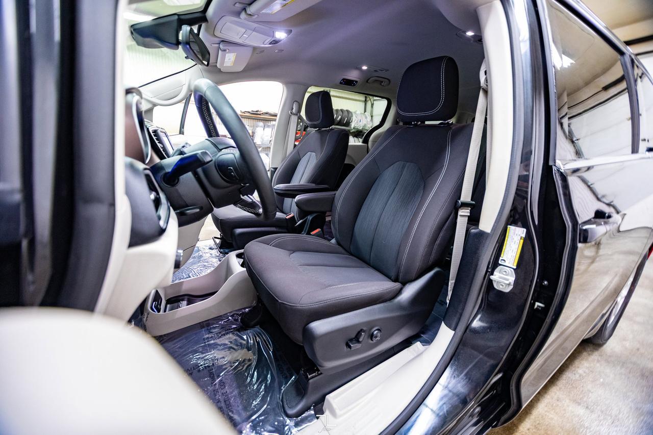 2023 Chrysler Grand Caravan SXT BCam Red Deer AB