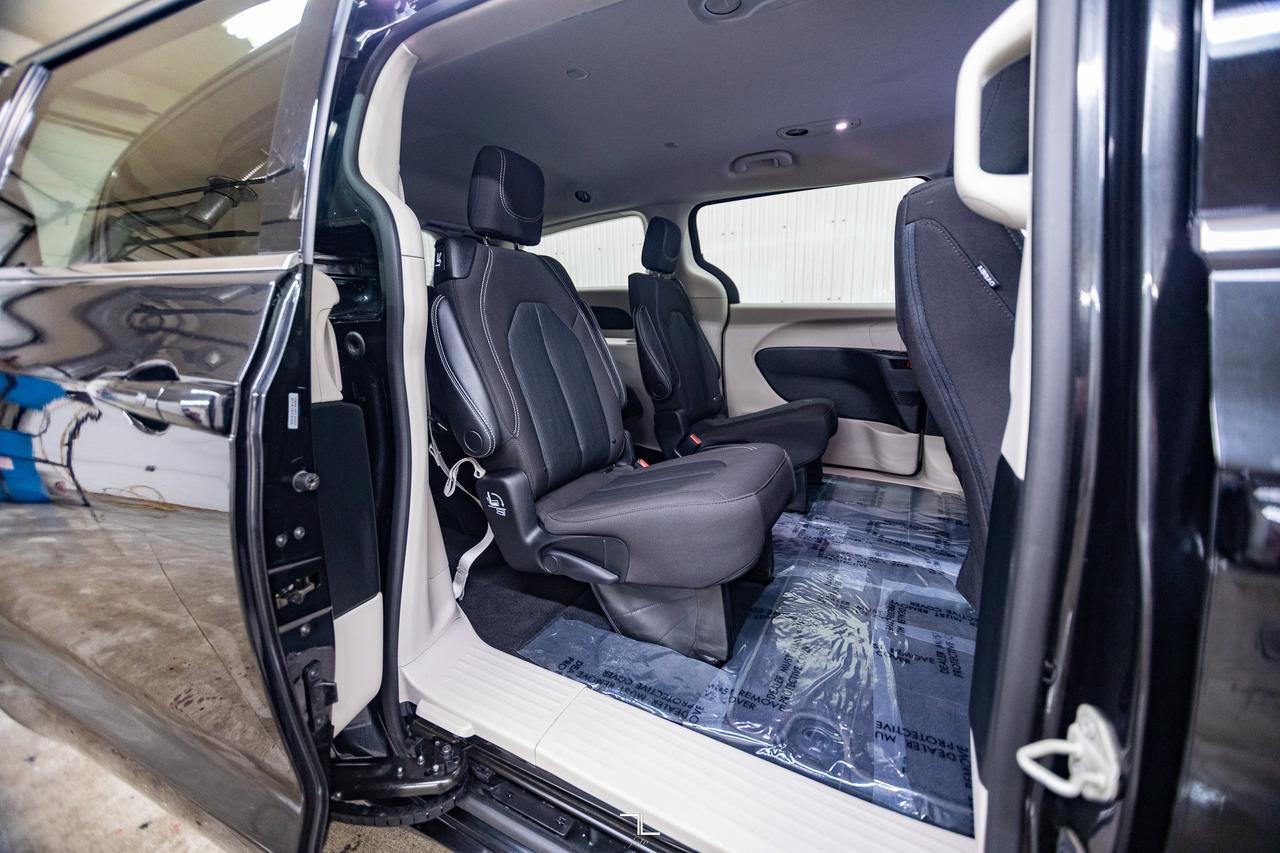 2023 Chrysler Grand Caravan SXT BCam Red Deer AB