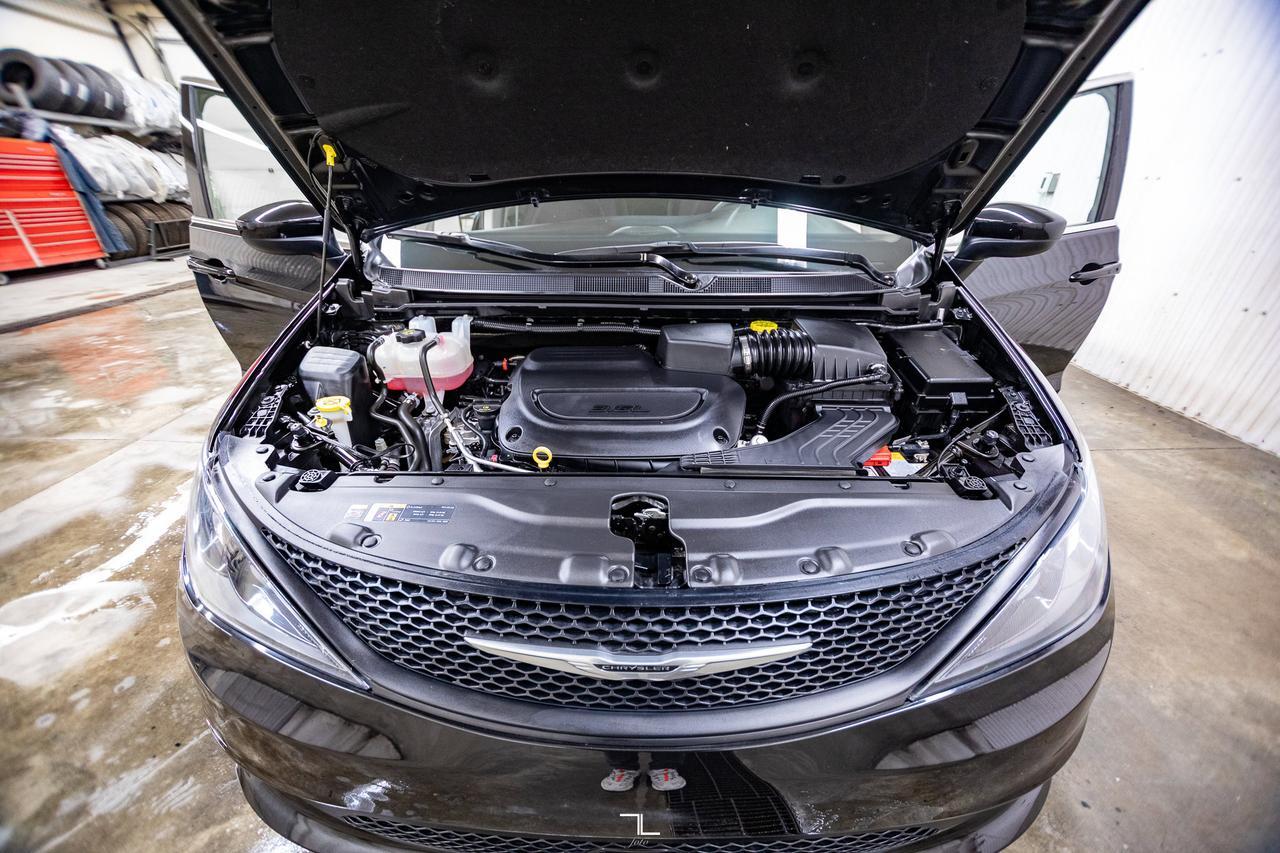 2023 Chrysler Grand Caravan SXT BCam Red Deer AB