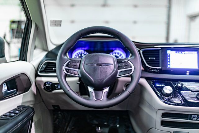2023 Chrysler Grand Caravan SXT BCam Red Deer AB