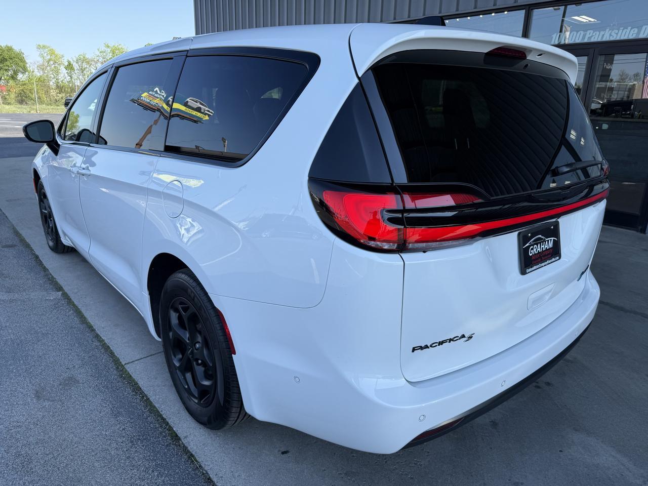 2023 Chrysler Pacifica Hybrid Limited Knoxville TN