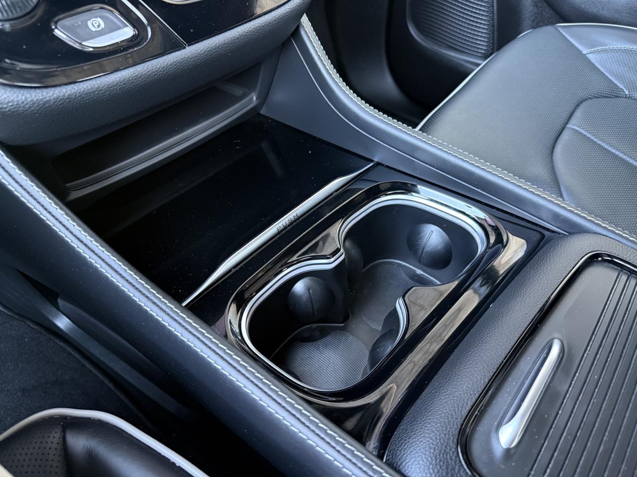 2023 Chrysler Pacifica Hybrid Limited Knoxville TN