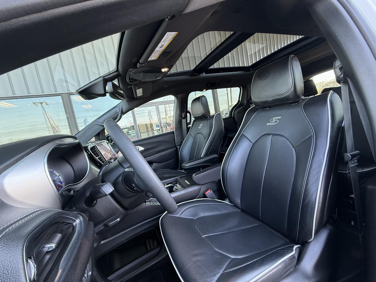 2023 Chrysler Pacifica Hybrid Limited Knoxville TN