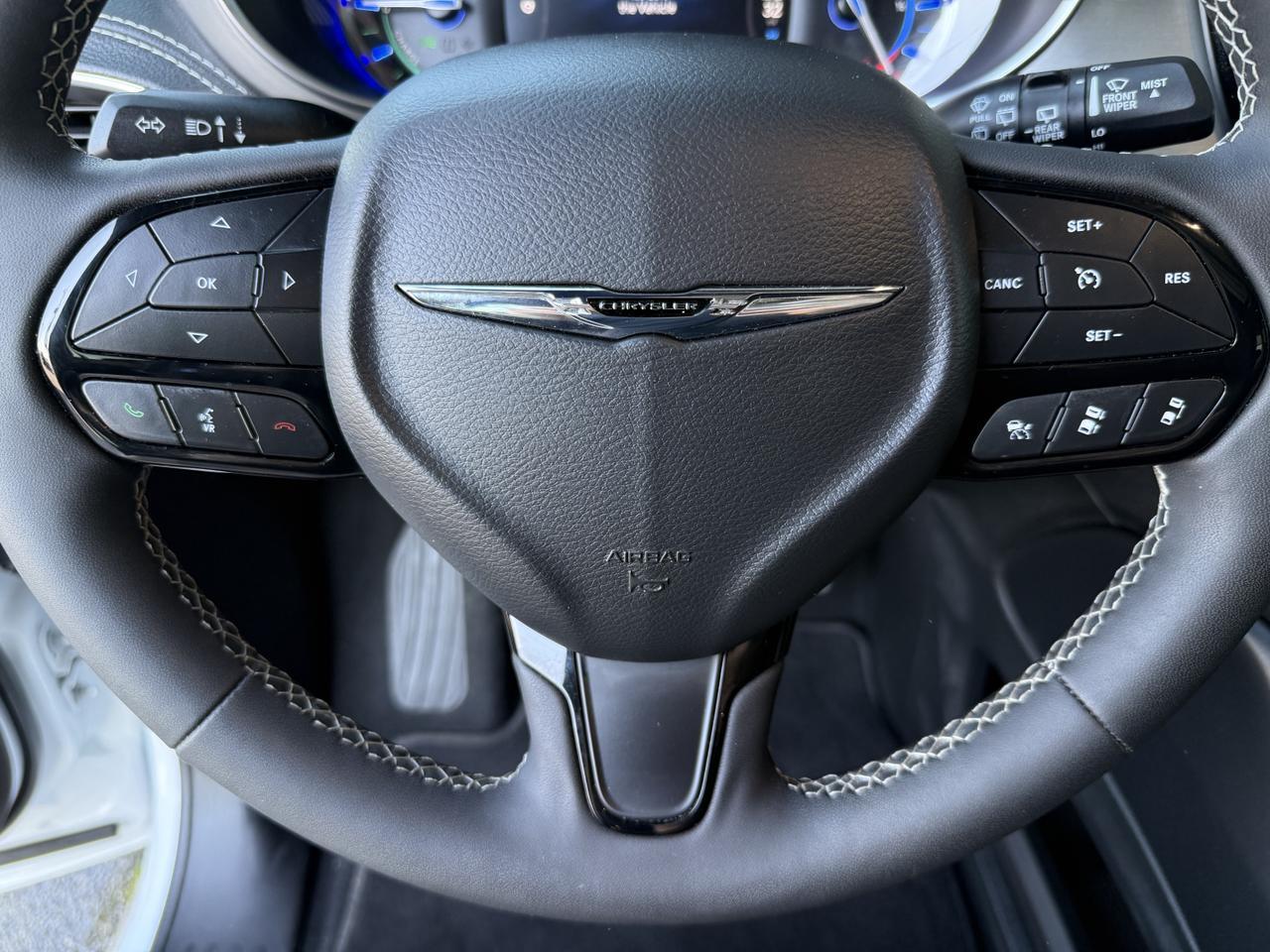 2023 Chrysler Pacifica Hybrid Limited Knoxville TN