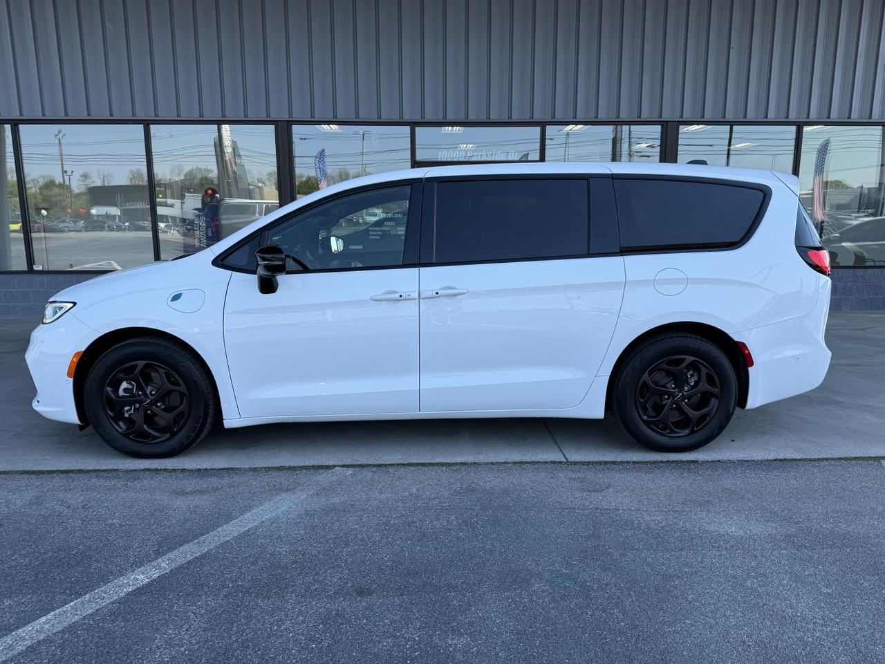 2023 Chrysler Pacifica Hybrid Limited Knoxville TN