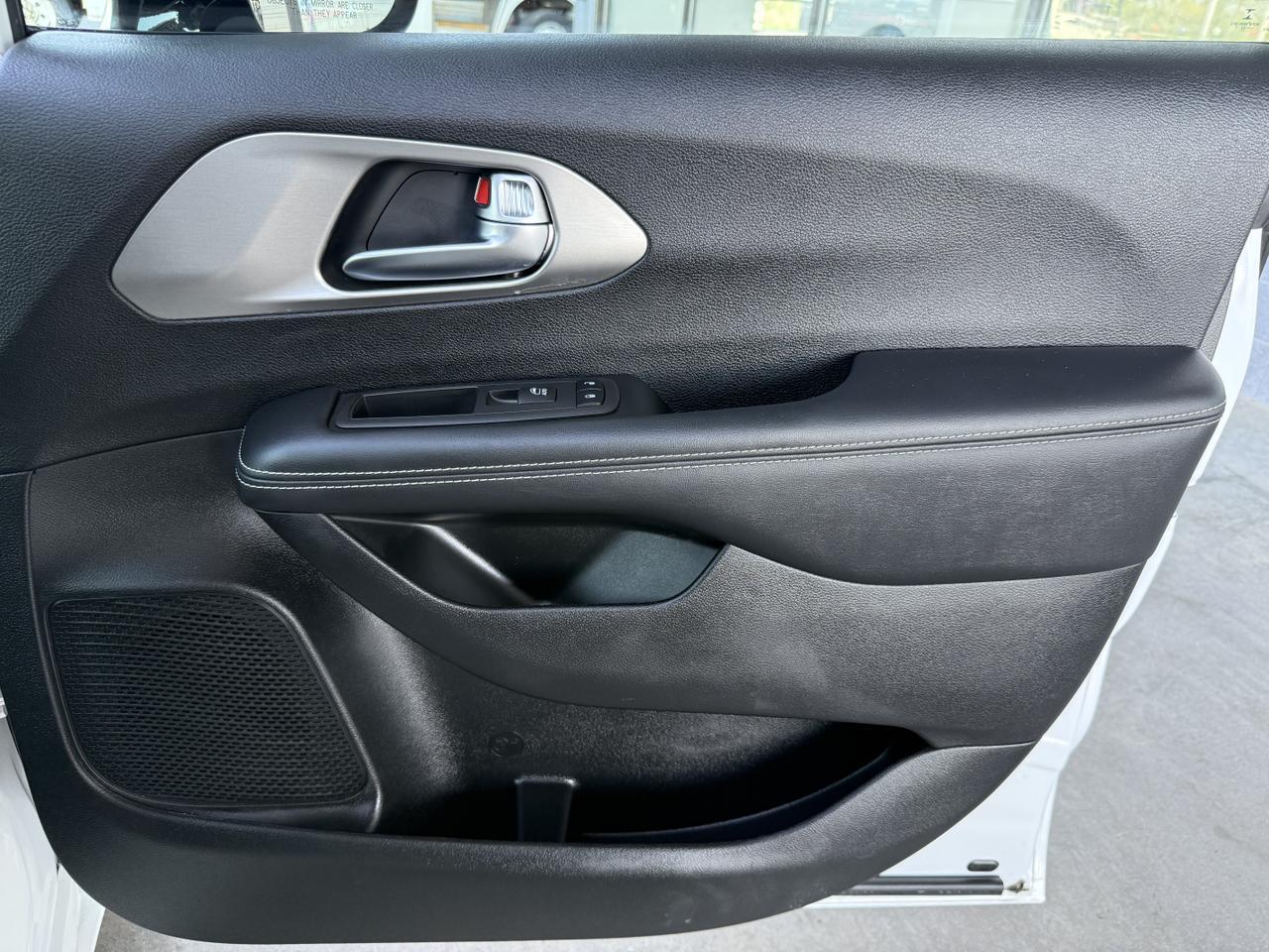 2023 Chrysler Pacifica Hybrid Limited Knoxville TN