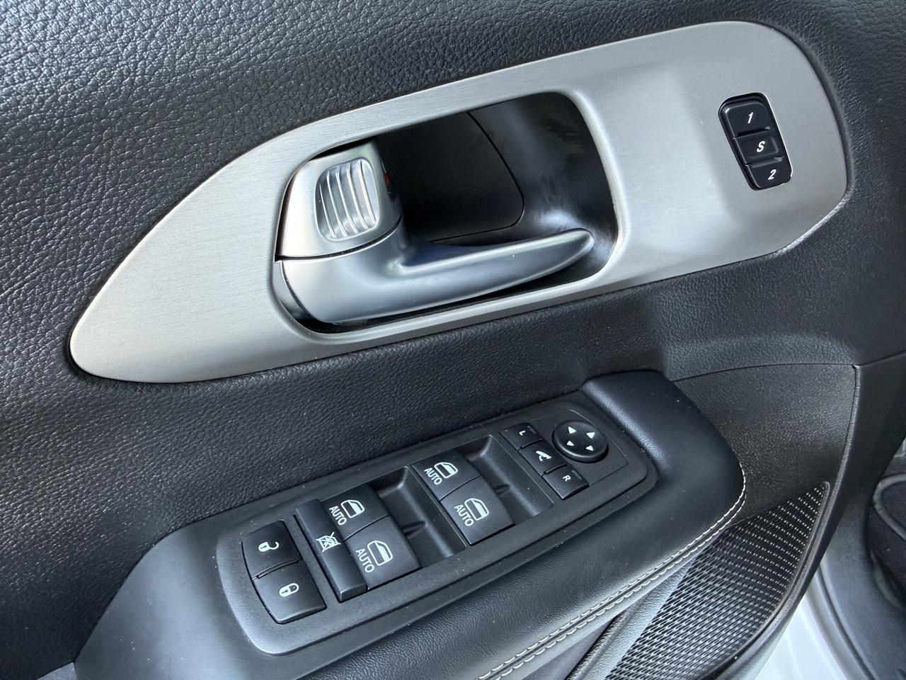 2023 Chrysler Pacifica Hybrid Limited Knoxville TN