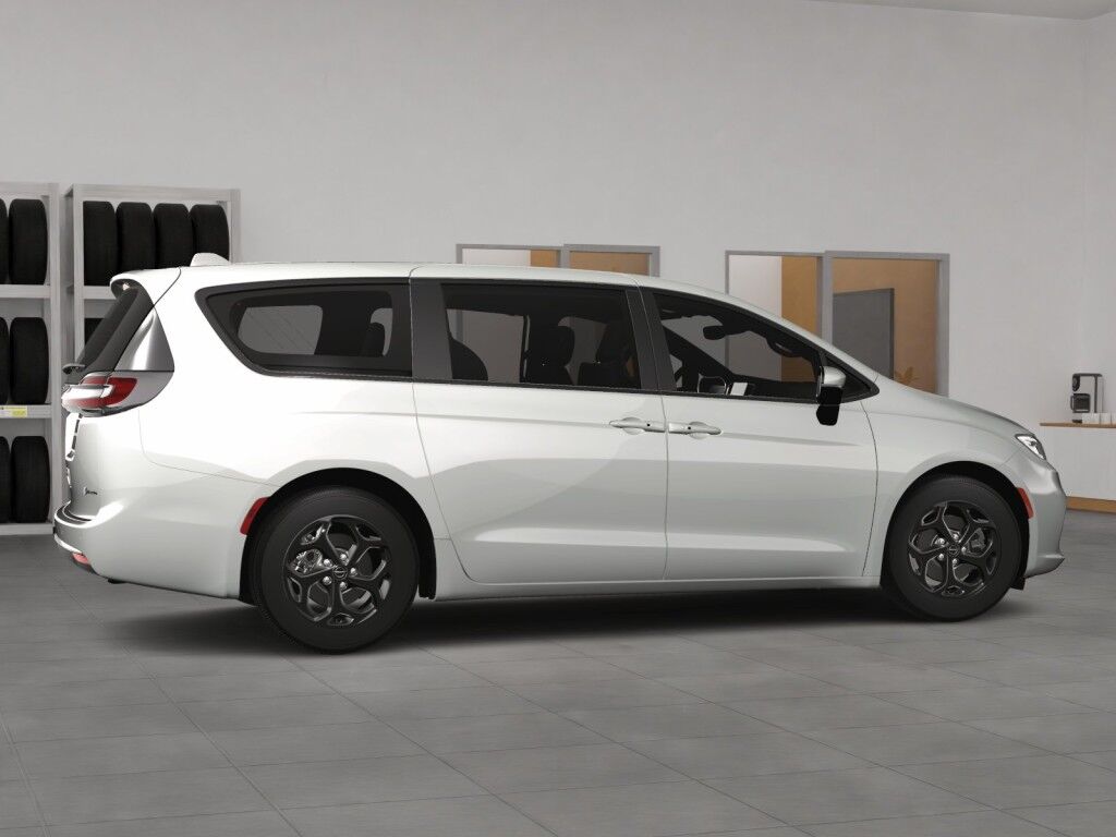 2023 Chrysler Pacifica Hybrid Limited Owego NY