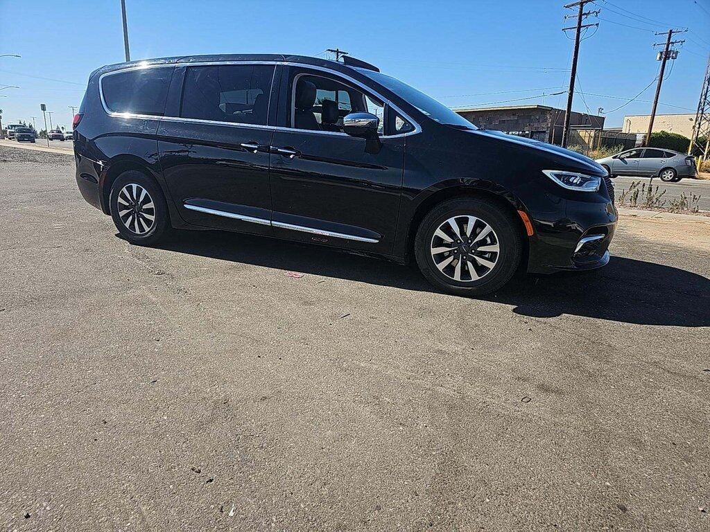 2023 Chrysler Pacifica Hybrid Limited Milwaukie OR