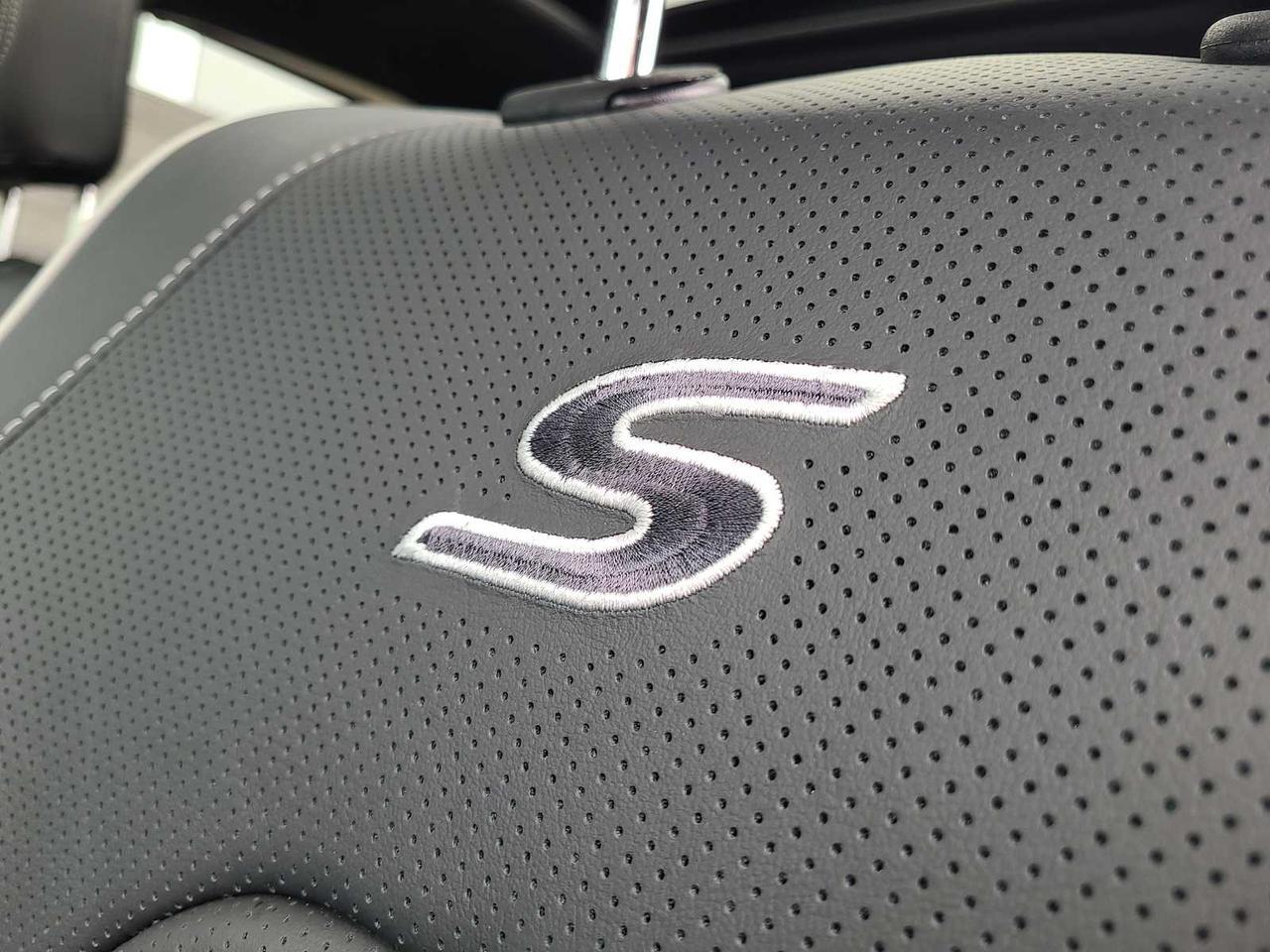 2023 Chrysler Pacifica Hybrid Limited Dartmouth MA