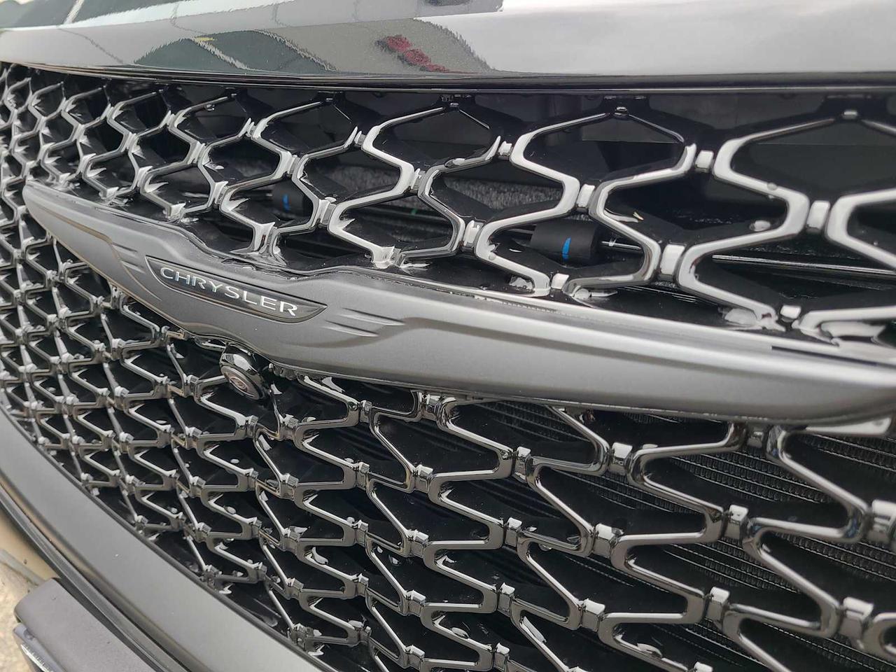 2023 Chrysler Pacifica Hybrid Limited Dartmouth MA