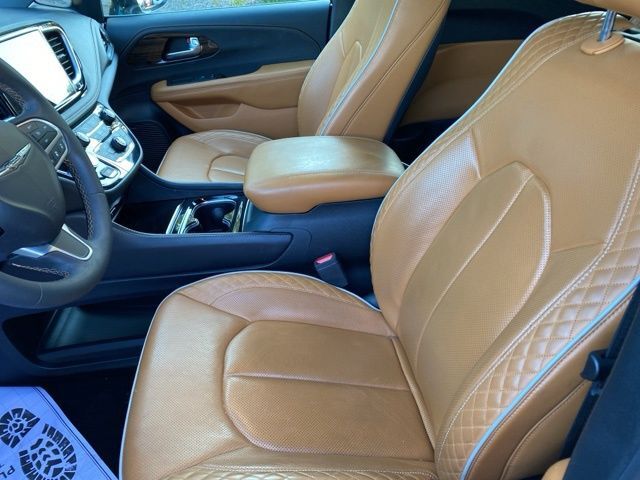 2023 Chrysler Pacifica Hybrid Pinnacle Raleigh NC