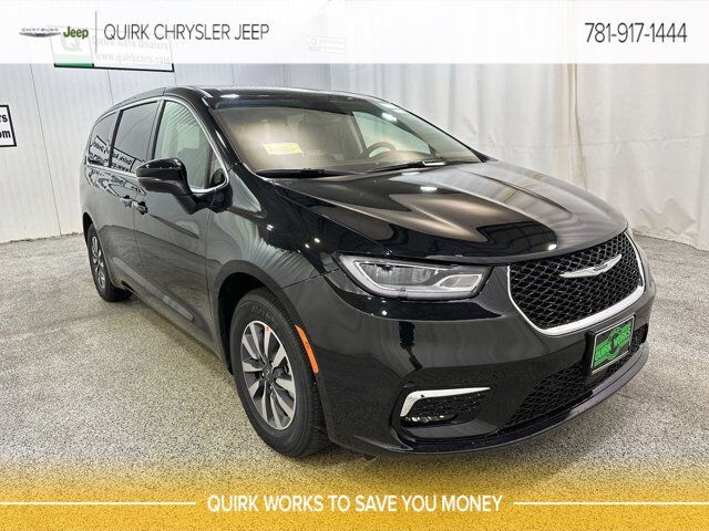New Chrysler Pacifica Quincy MA