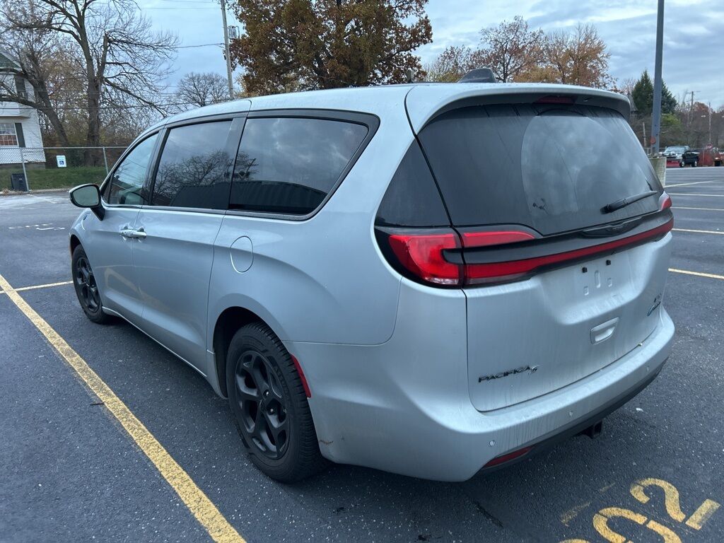 2023 Chrysler Pacifica Hybrid Touring L Akron OH